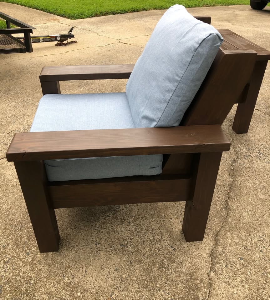 -Custom Summit™ Outdoor Chair Set + Table-